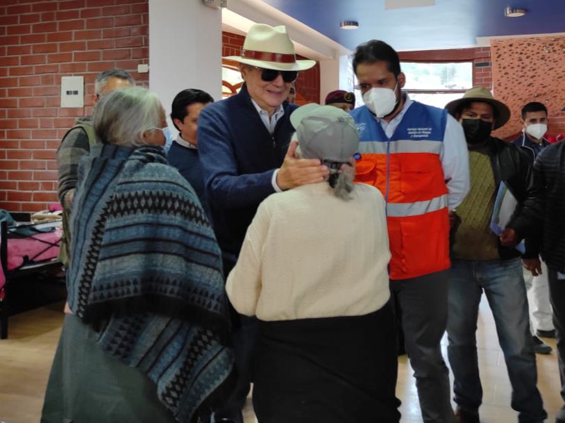 Autoridades del Gobierno Nacional realizan recorrido por zonas afectadas y socializan acciones ante sismo en Carchi